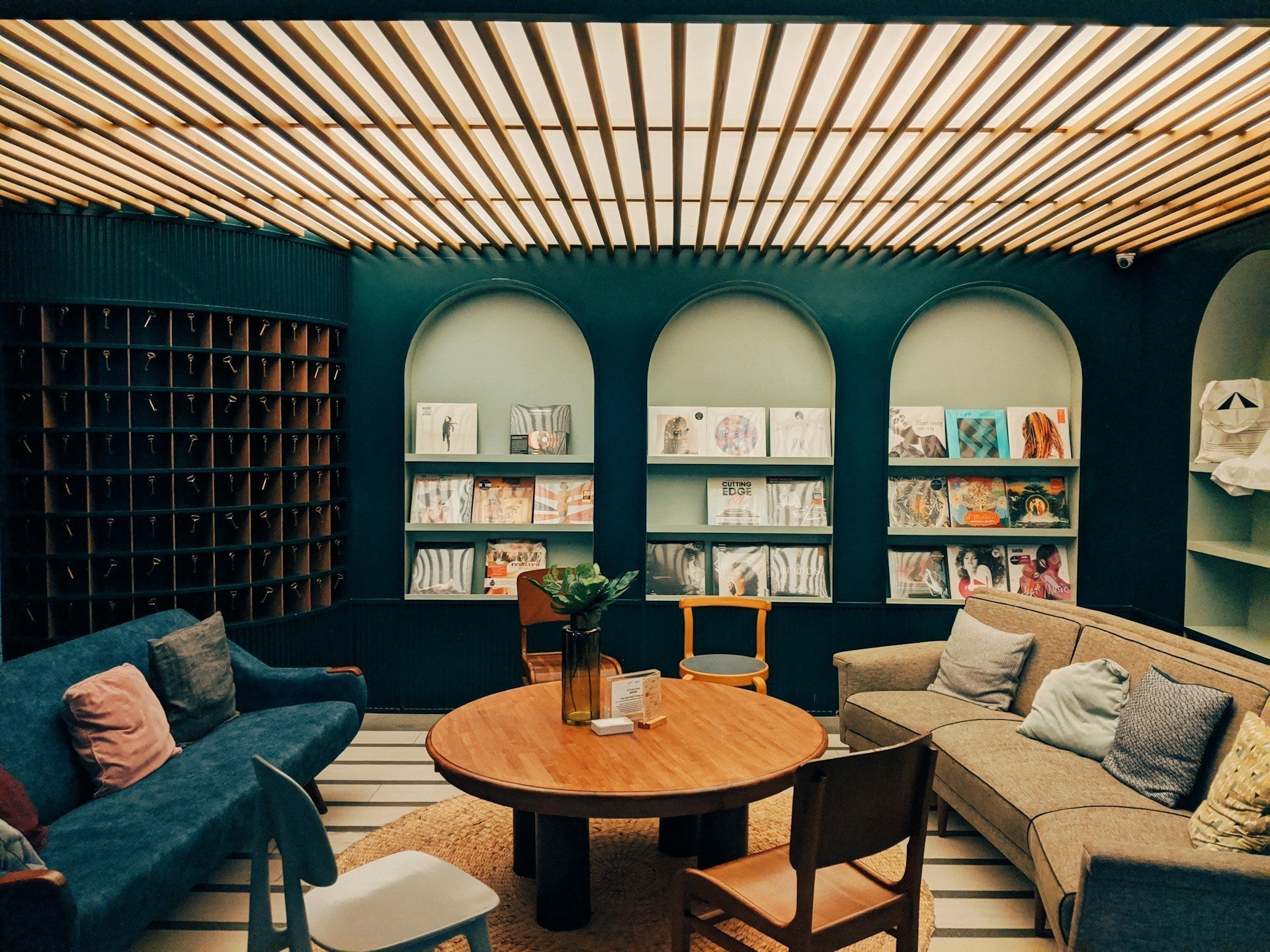 5 Things You Must Do Before Buying Vintage Furniture