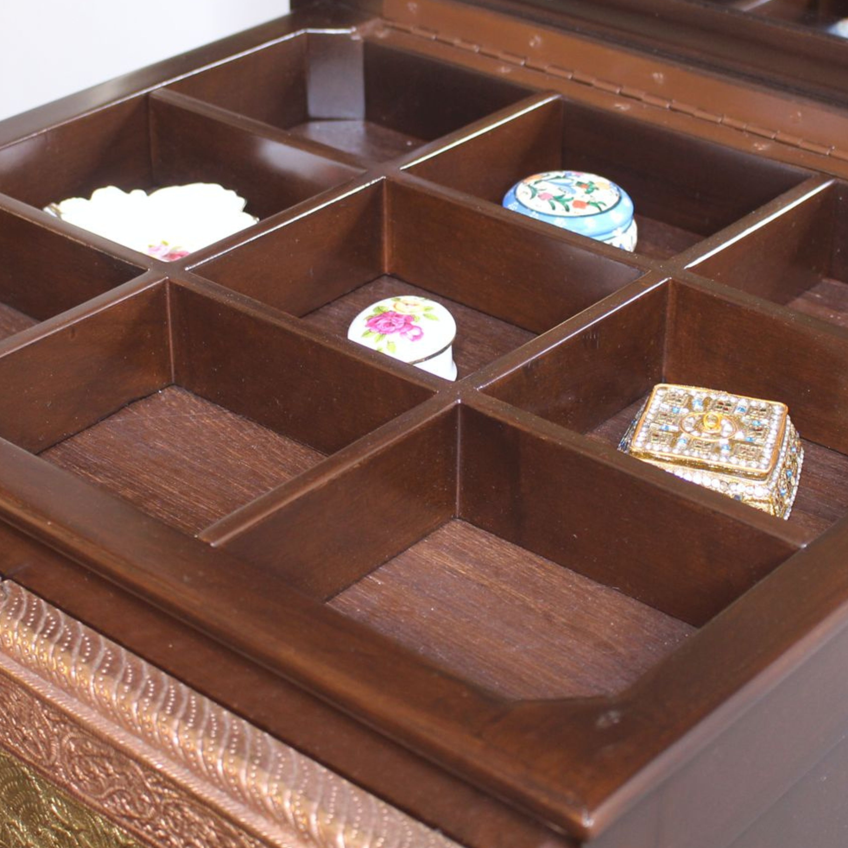 Shikargah Cabinet