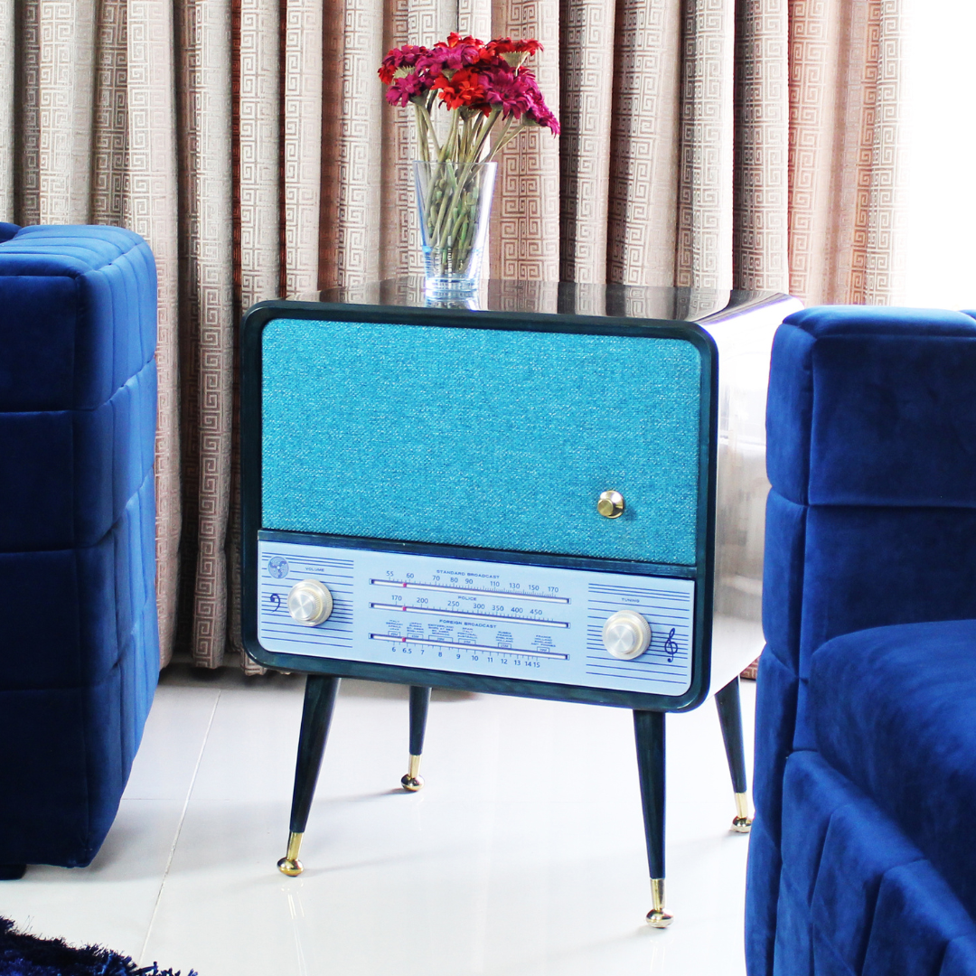 Radio Table with Drawers (ST 22)