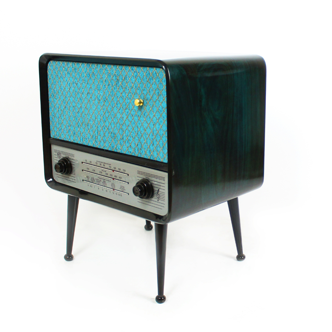 Radio Table with Drawers (ST 20)