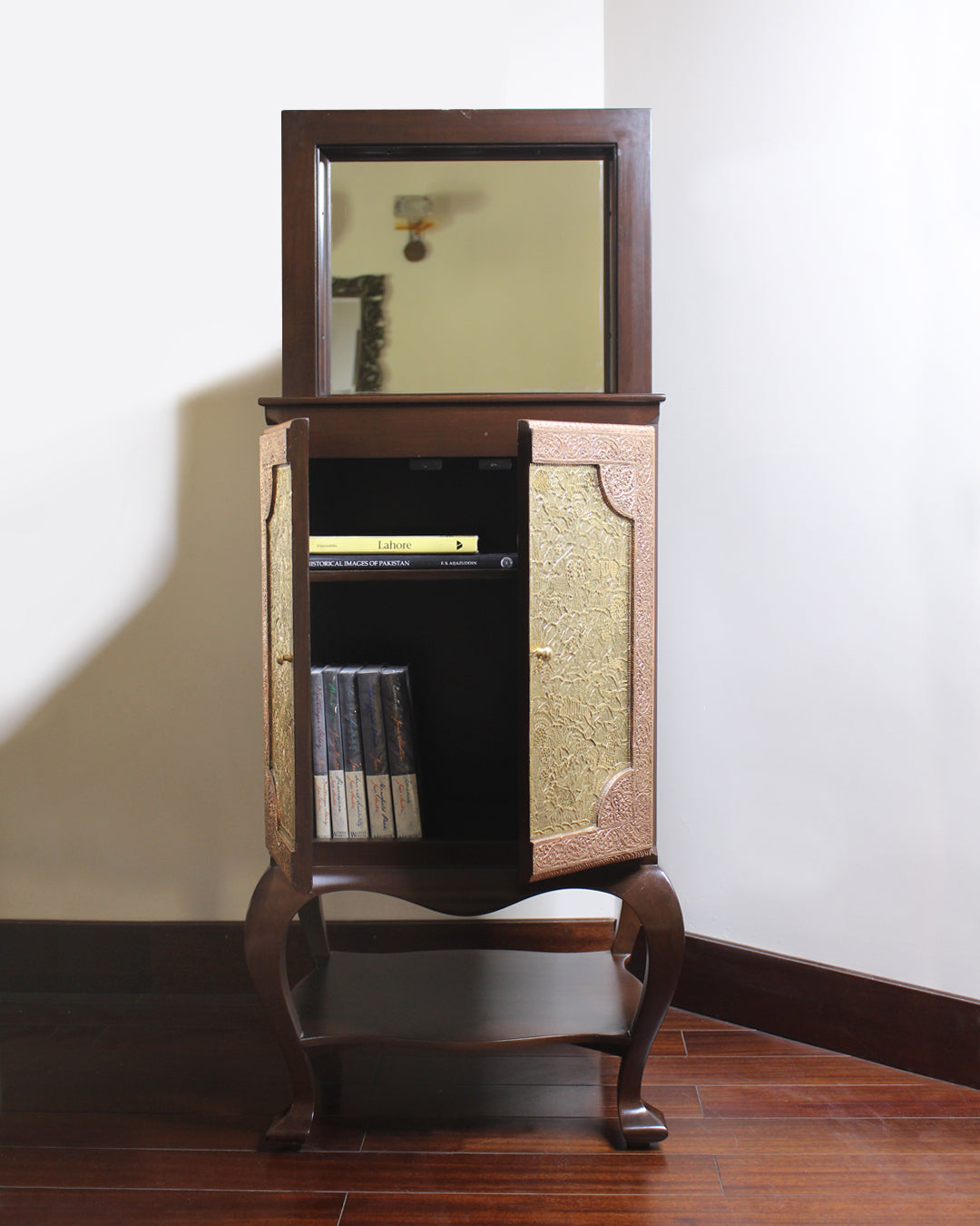 Shikargah Cabinet