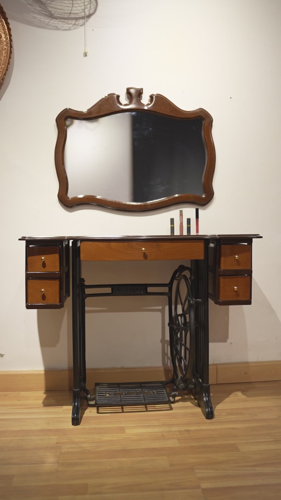 Classic Seamster Console/Dresser Table (COT 03)