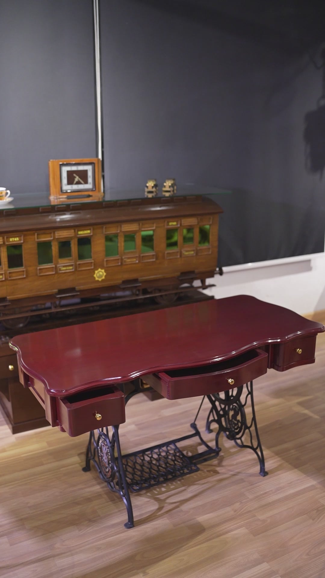 Seamster Swing Writing Desk (WD 03)