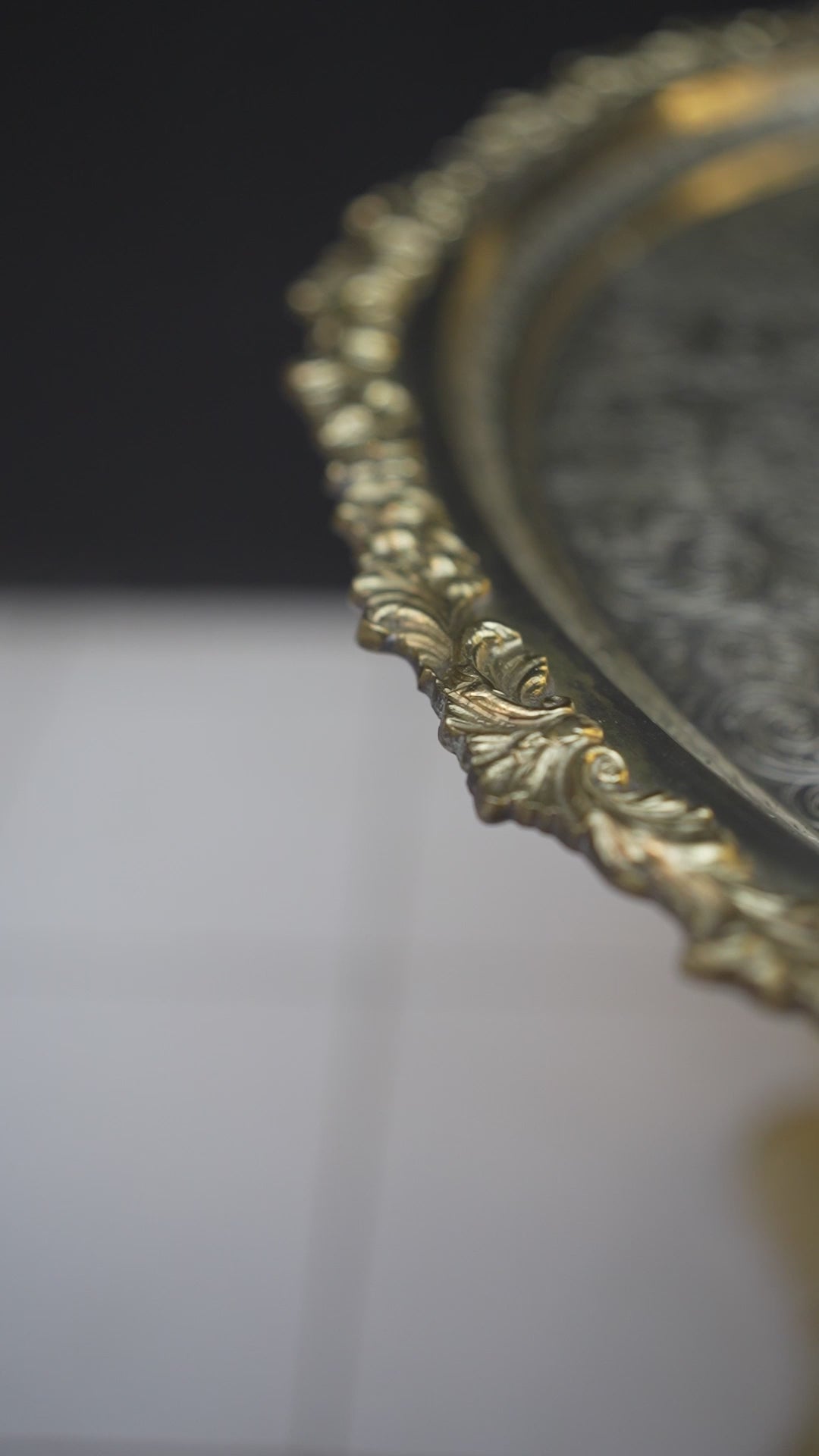 White Lotus Table (MT 09)